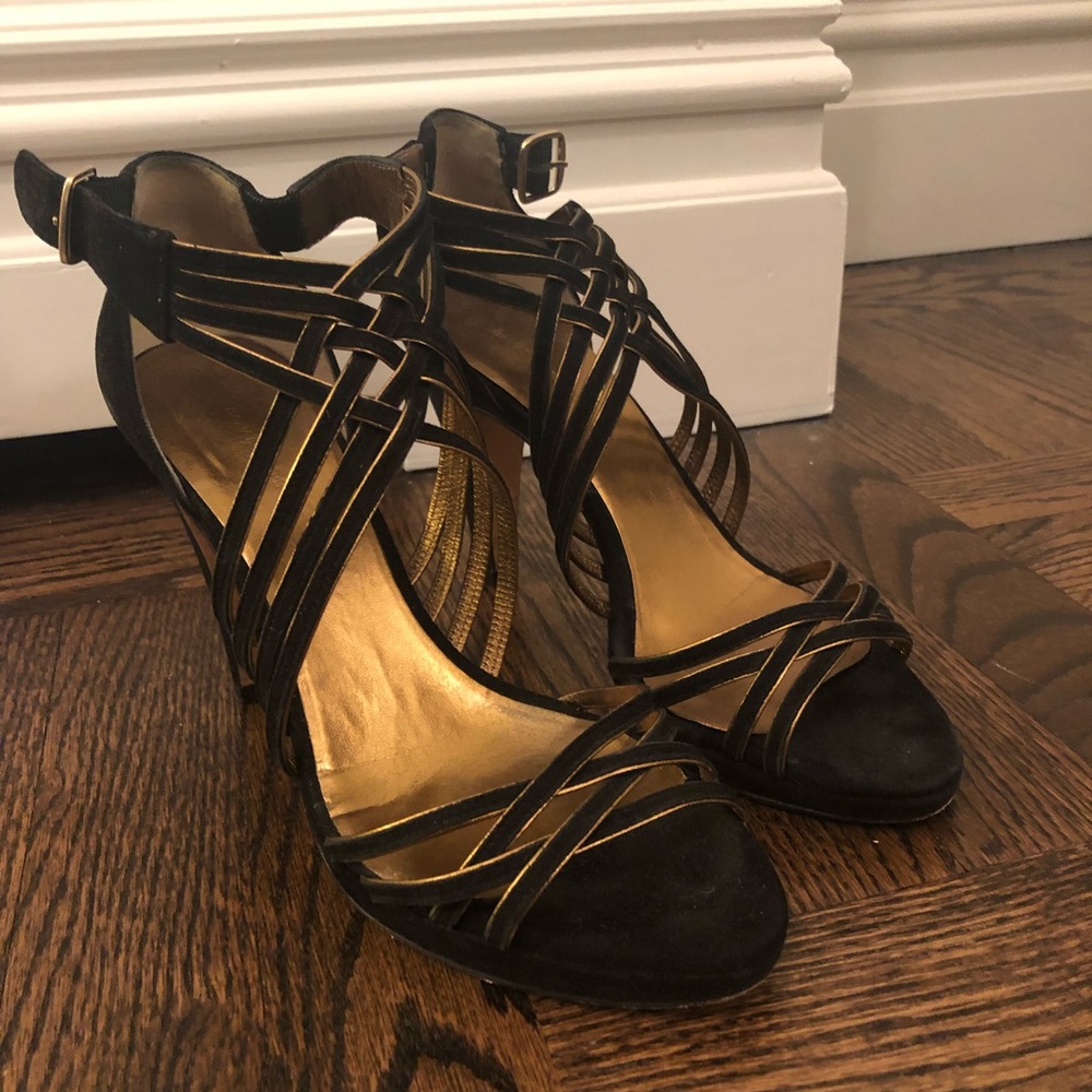 Banana Republic Suede Black w Gold Trim Heel